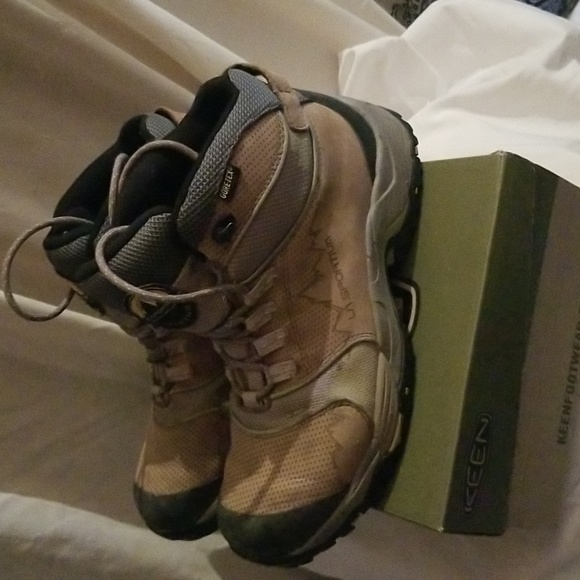 LA SPORTIVE HIKING BOOTS WOMENS SIZE 8.5 - Picture 2 of 12